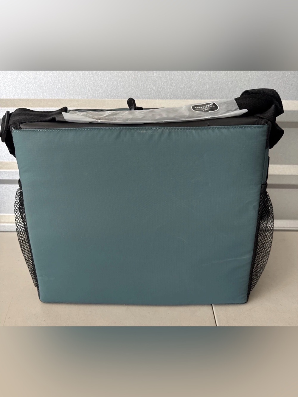 Titan Ice Cream by Arctic Zone 30 Cans Without Zipper Rigid Lining 3 Days Cold - Picture 7 of 9